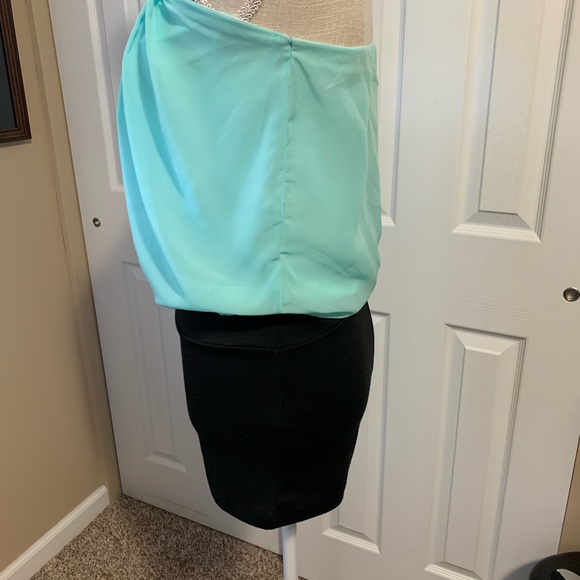 Romper - Picture 3 of 4